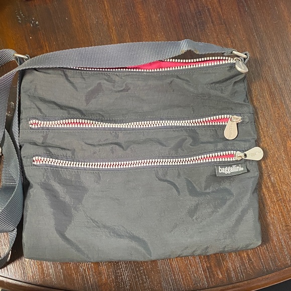 Baggallini Gray and Pink Crossbody Bag - Picture 1 of 7
